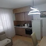 M Apartman *