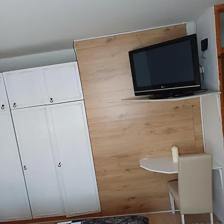 Apartman M *