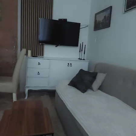 Apartman M *